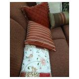 Sectional w/ Decorative Pillows Sectional w/ Decorative Pillows