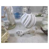 (A-3) Assorted Knick Knacks Vases E... (A-3) Assorted Knick Knacks Vases E...