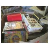 (BR1) Box Full of Misc Unsorted Thi... (BR1) Box Full of Misc Unsorted Thi...