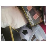 (BR1) Box Full of Misc Unsorted Thi... (BR1) Box Full of Misc Unsorted Thi...