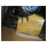 (BR1) Large Box Full of Misc Kitche... (BR1) Large Box Full of Misc Kitche...