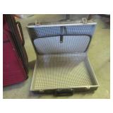 (EW5) Travel Bag and Briefcase... (EW5) Travel Bag and Briefcase...