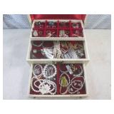 (CSB) Vintage Jewelry Box Full of A... (CSB) Vintage Jewelry Box Full of A...