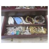 (CSB) Vintage Jewelry Box Full of A... (CSB) Vintage Jewelry Box Full of A...