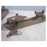 (CS) Pair of Antique Ice Skates wit... (CS) Pair of Antique Ice Skates wit...