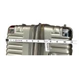 Hardshell Suitcases (2) Large and Carry On Hardshell Suitcases (2) Large and Carry On