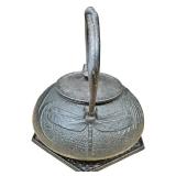 Nambu Tekki Tetsubin // Traditional Japanese Cast Iron Teapot/Kettle Nambu Tekki Tetsubin // Traditional Japanese Cast Iron Teapot/Kettle