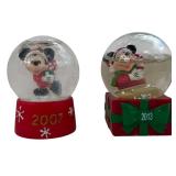 Vintage Disney Mickey Mouse Christmas Holiday Mini Snow Globe (2) Vintage Disney Mickey Mouse Christmas Holiday Mini Snow Globe (2)