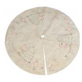Vintage Christmas tree skirt Vintage Christmas tree skirt