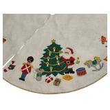 Vintage Christmas tree skirt Vintage Christmas tree skirt