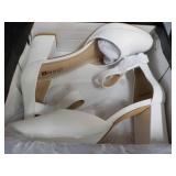 1DIFU White Shoes size 7.5...