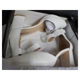 1DIFU White Shoes size 8...