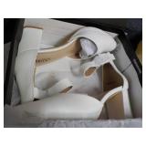 1DIFU White Shoes size 8...