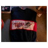 Twins Lunch Box & 87 World Series Sweatshirt Twins Lunch Box & 87 World Series Sweatshirt