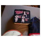 Twins Lunch Box & 87 World Series Sweatshirt Twins Lunch Box & 87 World Series Sweatshirt