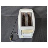 VillaWare Pizzelle Baker Prego Series II with Proctor Silex 2-Slice Toaster VillaWare Pizzelle Baker Prego Series II with Proctor Silex 2-Slice Toaster