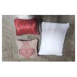 Queen Bedding Set with Comforter and Decorative Pillows, Red Damask Pattern Queen Bedding Set with Comforter and Decorative Pillows, Red Damask Pattern