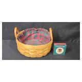 Longaberger Handwoven Basket with Plaid Liner and 2000 Merry Christmas Accessory Longaberger Handwoven Basket with Plaid Liner and 2000 Merry Christmas Accessory