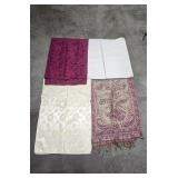 Set of Decorative Tablecloths with Floral and Paisley Patterns Set of Decorative Tablecloths with Floral and Paisley Patterns