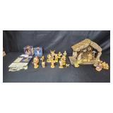 Large Nativity Scene Set with 15 Figurines and Manger Large Nativity Scene Set with 15 Figurines and Manger