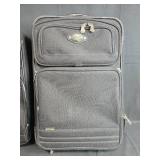 Set of 2 Black Travel Suitcases Including Ricardo Beverly Hills Set of 2 Black Travel Suitcases Including Ricardo Beverly Hills