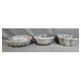 Collection of Stainless Steel Mixing Bowls and Cast Aluminum Bundt Pans Collection of Stainless Steel Mixing Bowls and Cast Aluminum Bundt Pans