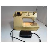 Singer Sewing Machine - Works!
