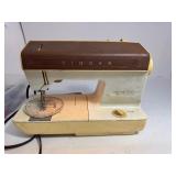Singer Sewing Machine - Works!