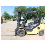 Komatsu FG25T-16 LP Forklift Komatsu FG25T-16 LP Forklift