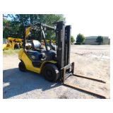 Komatsu FG25T-16 LP Forklift Komatsu FG25T-16 LP Forklift