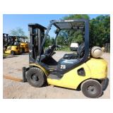 Komatsu FG25T-16 LP Forklift Komatsu FG25T-16 LP Forklift
