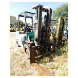 2004 Mitsubishi FG30 Gas Forklift - For Repair 2004 Mitsubishi FG30 Gas Forklift - For Repair