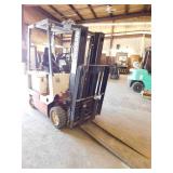 1997 Nissan E3000 Electric 36 Volt Forklift - For Repair 1997 Nissan E3000 Electric 36 Volt Forklift - For Repair