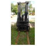 2005 Nissan E3000 Electric Forklift - For Repair 2005 Nissan E3000 Electric Forklift - For Repair
