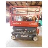 2017  SkyJack SJIII3219 Scissor Lift 2017  SkyJack SJIII3219 Scissor Lift