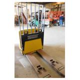 Yale Pallet Jack - For Repair Yale Pallet Jack - For Repair