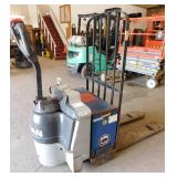 Nissan 6000lb 24 volt Pallet Jack Nissan 6000lb 24 volt Pallet Jack
