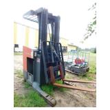 Toyota 7BRU18 Standup Reach Electric Forklift - For Parts or Repair Toyota 7BRU18 Standup Reach Electric Forklift - For Parts or Repair