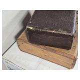 Lot of 2 Vintage Suitcases Lot of 2 Vintage Suitcases