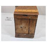 Bell & Gossett Company, Chicago, Illinois Vintage Wooden Box with Hinged Lid Bell & Gossett Company, Chicago, Illinois Vintage Wooden Box with Hinged Lid