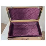 Lot of 2 Vintage Suitcases Lot of 2 Vintage Suitcases