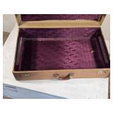 Lot of 2 Vintage Suitcases Lot of 2 Vintage Suitcases