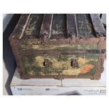 Antique Steamer Trunk apprx. 34 1/2" long, 19 1/2" wide, 13" tall Antique Steamer Trunk apprx. 34 1/2" long, 19 1/2" wide, 13" tall