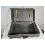 Lot of 2 Vintage Suitcases Lot of 2 Vintage Suitcases