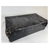 Lot of 2 Vintage Suitcases Lot of 2 Vintage Suitcases
