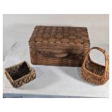 Lot of 3 Wicker Baskets, 1 is lidded Lot of 3 Wicker Baskets, 1 is lidded