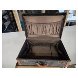 Lot of Three Vintage Suitcases Lot of Three Vintage Suitcases