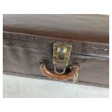 Lot of Three Vintage Suitcases Lot of Three Vintage Suitcases