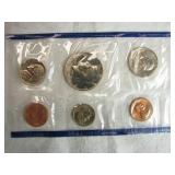 United States Mint 1989 Uncirculated Coin Set with D and P Mint Marks United States Mint 1989 Uncirculated Coin Set with D and P Mint Marks