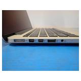 Apple MacBook Pro 12,1 A1502 // INTEL CORE I7-5557U 1.1 Ghz // 16GB DDR3 RAM // 500GB HD // 13.3" screen with 2560 x 1600 Resolution // Includes IOS and power adapter // green spots on the screen